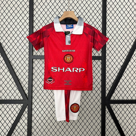 Manchester United 1996/97 Home Kid's Jersey & Shorts- Retro